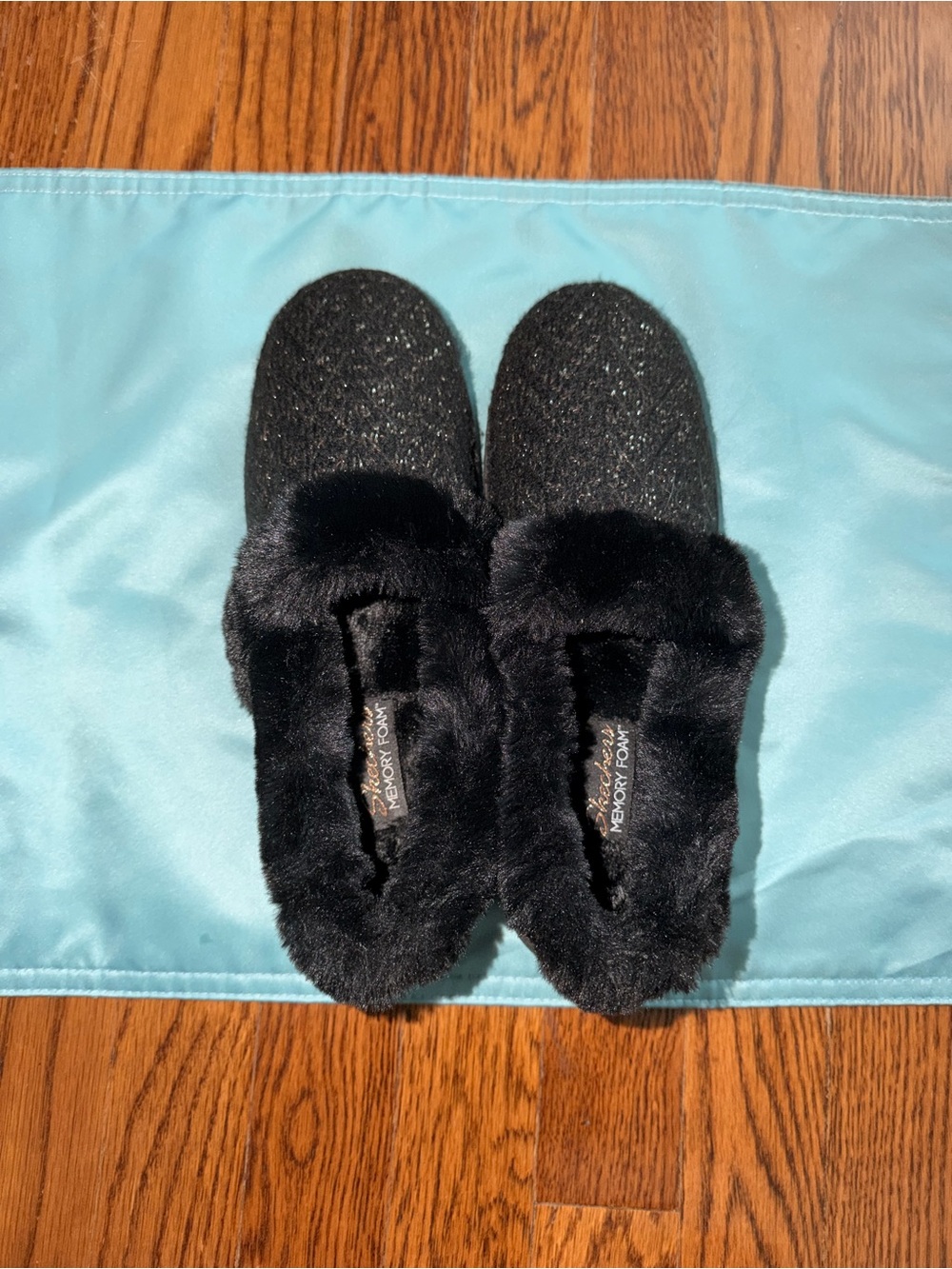 Skechers Black Faux-Fur Memory Foam Women's Slippers 8.5